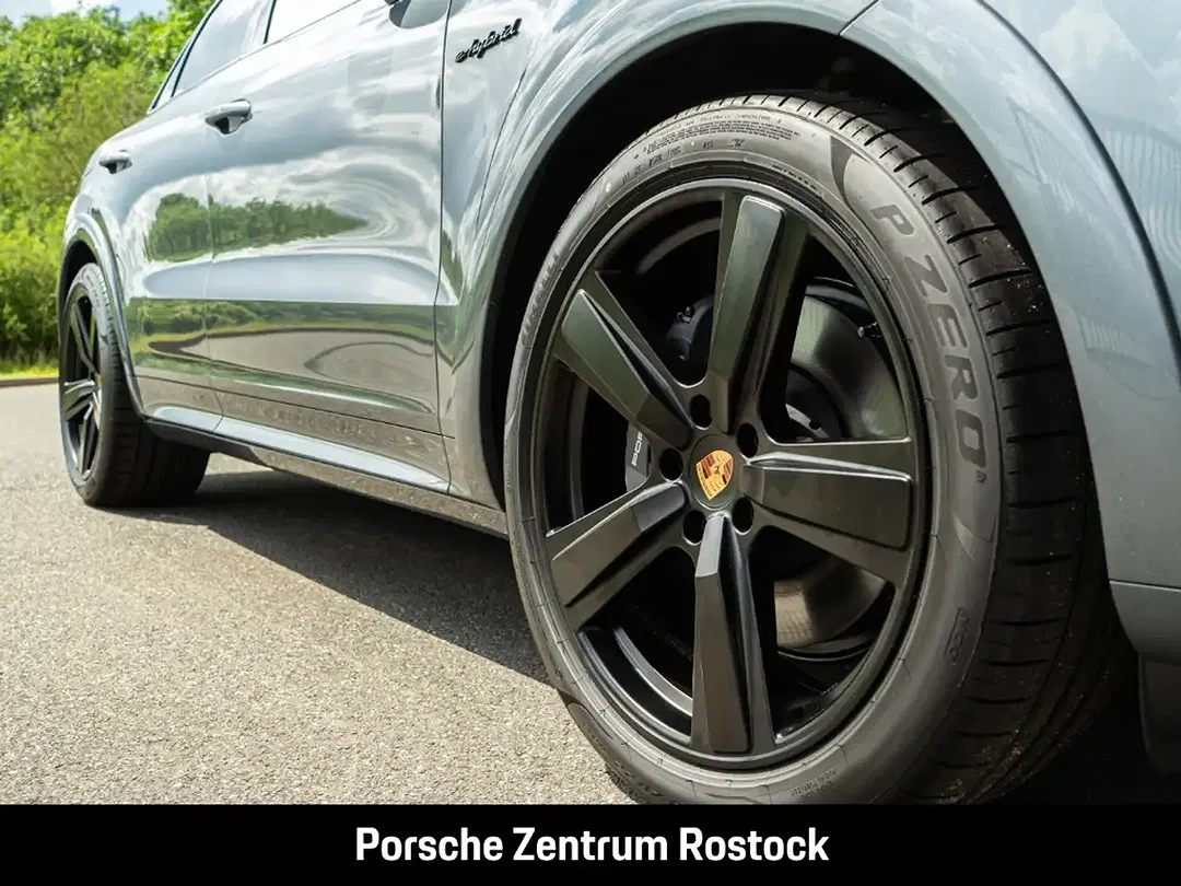 Porsche Cayenne - Thumbnail 6