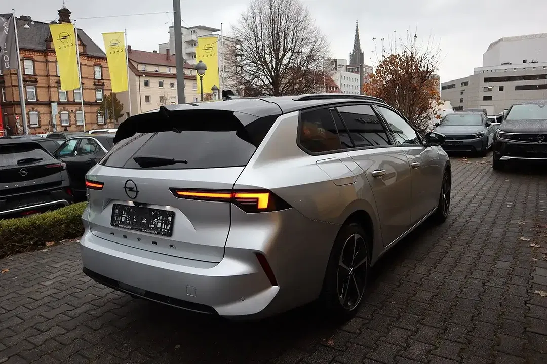 Opel Astra - Thumbnail 3