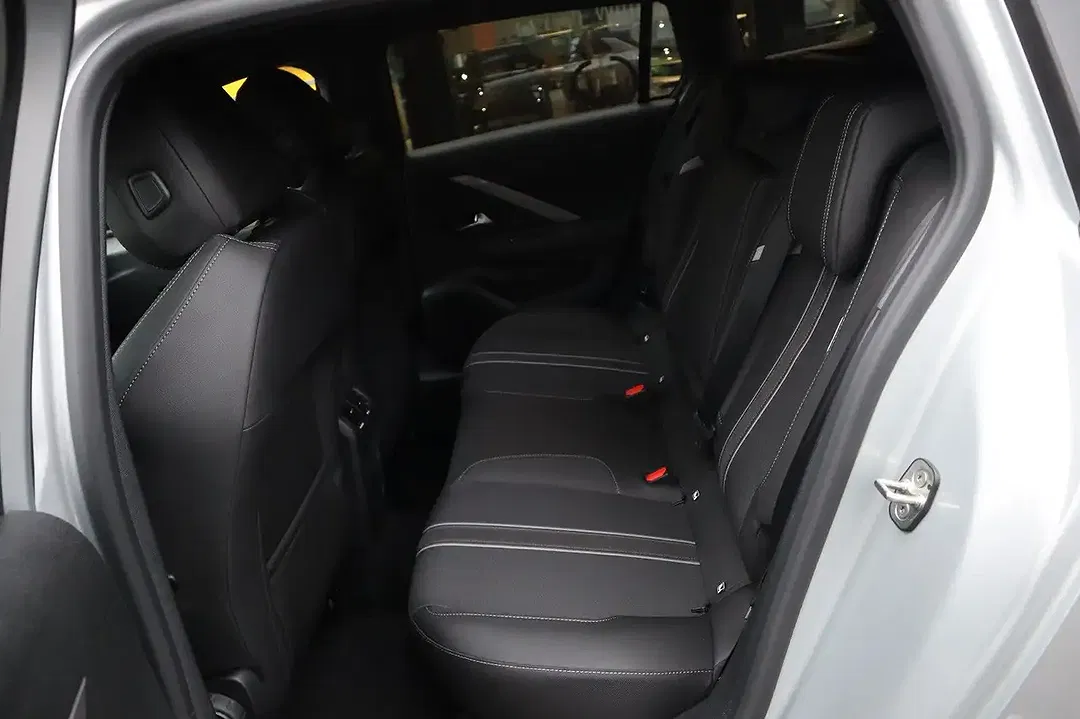 Opel Astra - Thumbnail 6