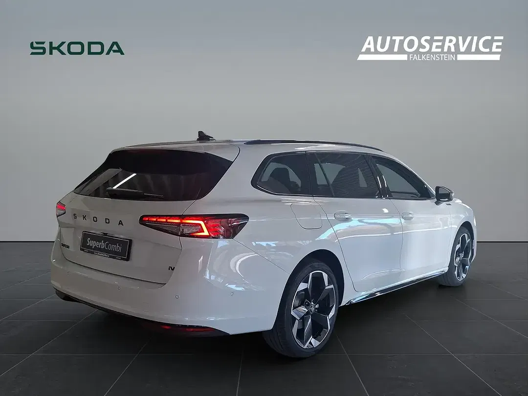 Skoda Superb - Thumbnail 6