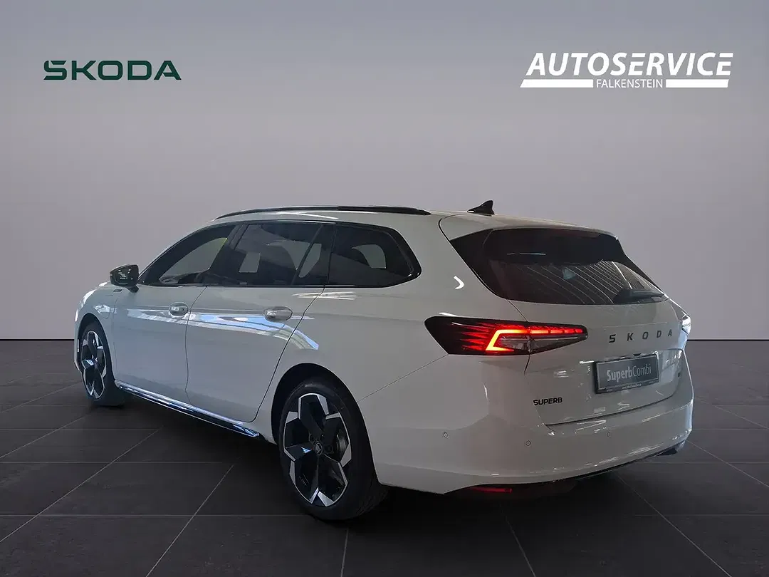 Skoda Superb - Thumbnail 8