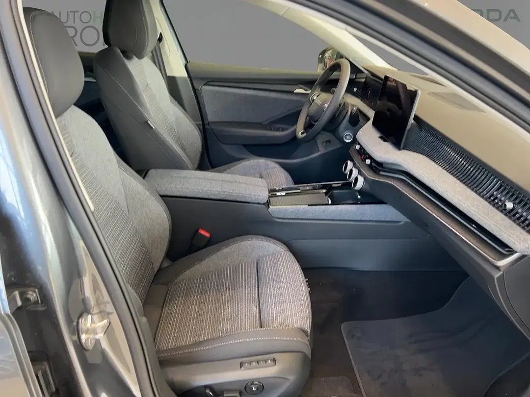 Skoda Superb - Thumbnail 12