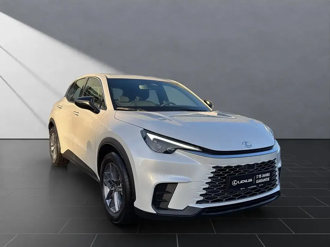 Lexus LBX - Thumbnail 6