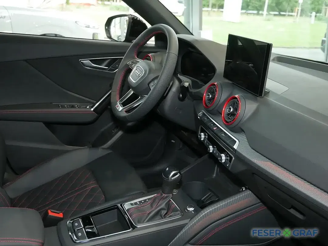 Audi Q2 - Thumbnail 3