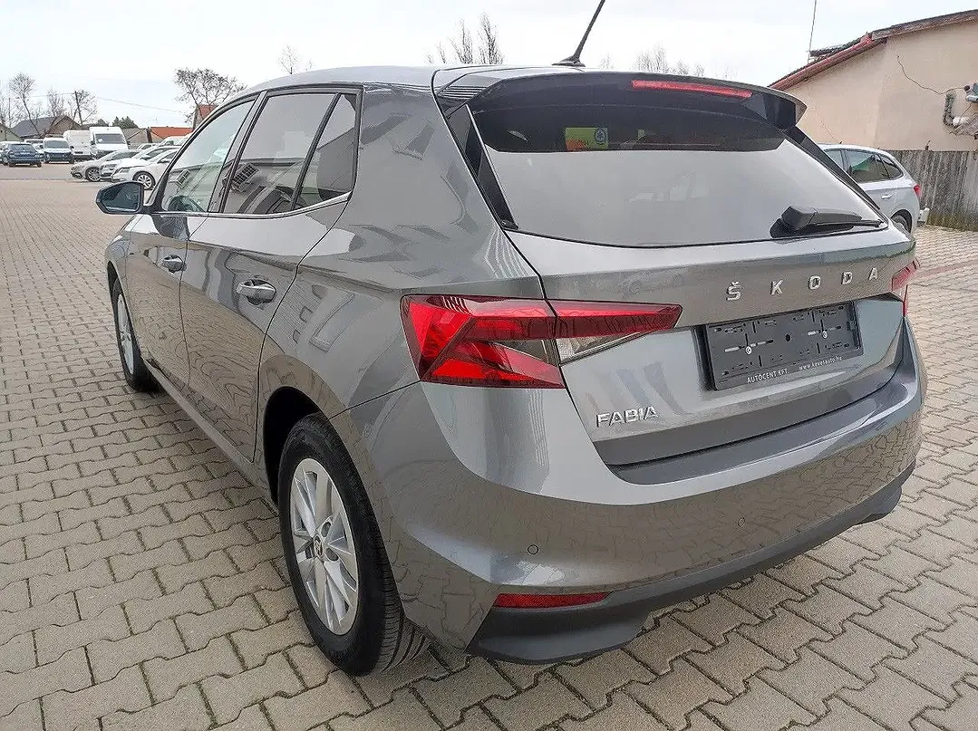 Skoda Fabia - Thumbnail 2
