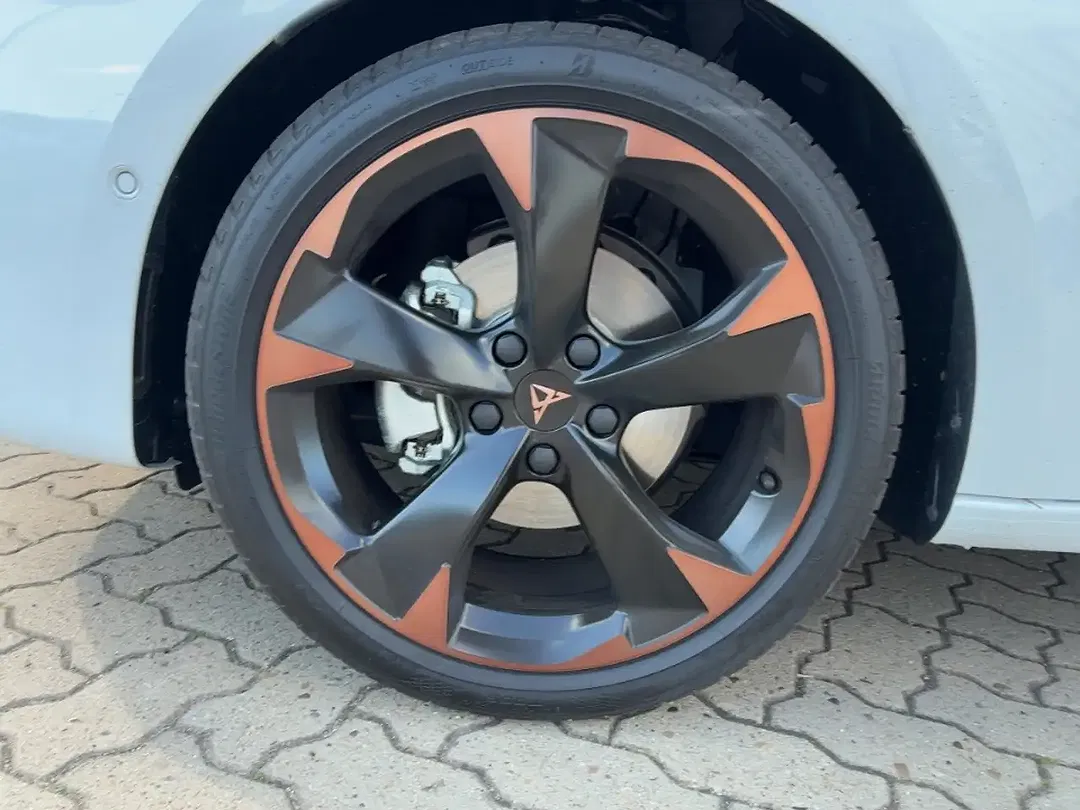 CUPRA Leon - Thumbnail 13