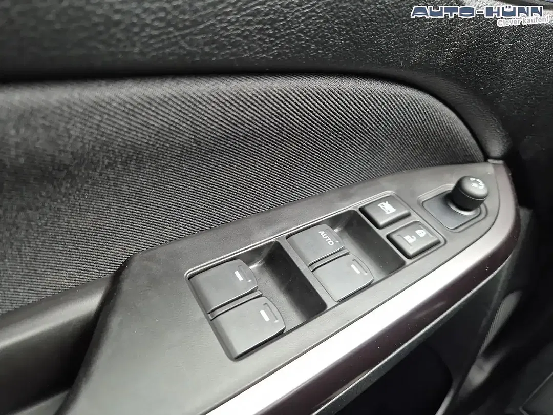 Suzuki Vitara - Thumbnail 14