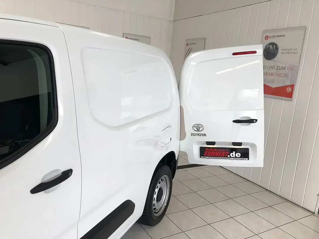 Toyota Proace City - Thumbnail 8