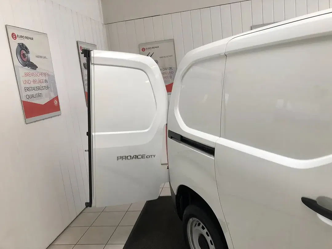 Toyota Proace City - Thumbnail 9