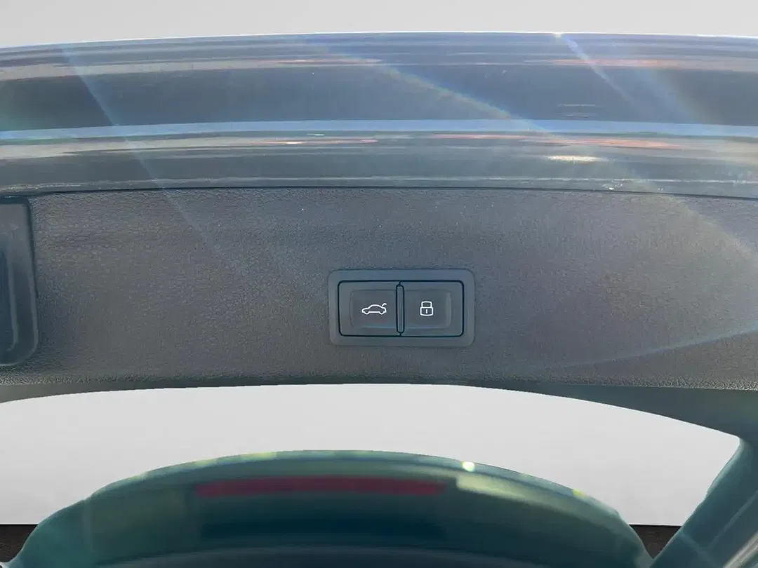 Audi Q3 - Thumbnail 11