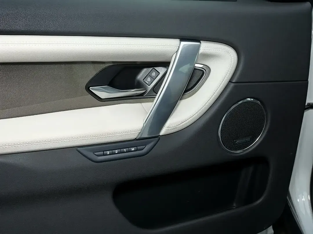 Land Rover Discovery Sport - Thumbnail 11