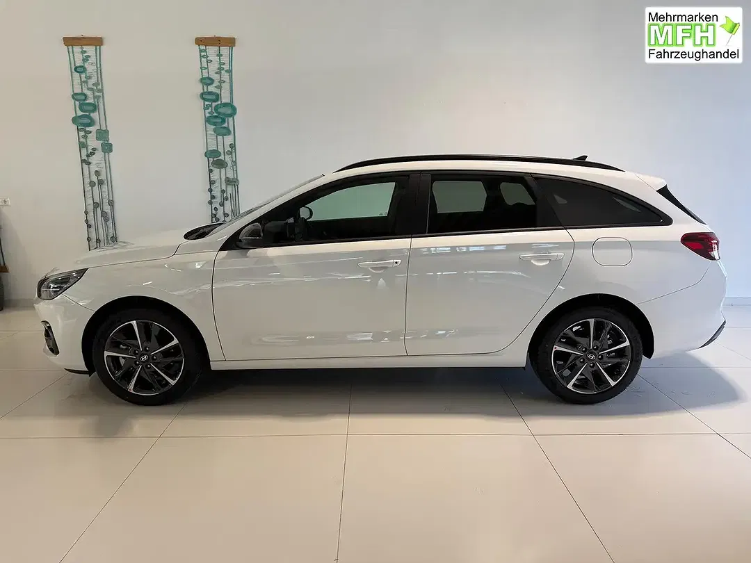 Hyundai i30 - Thumbnail 2