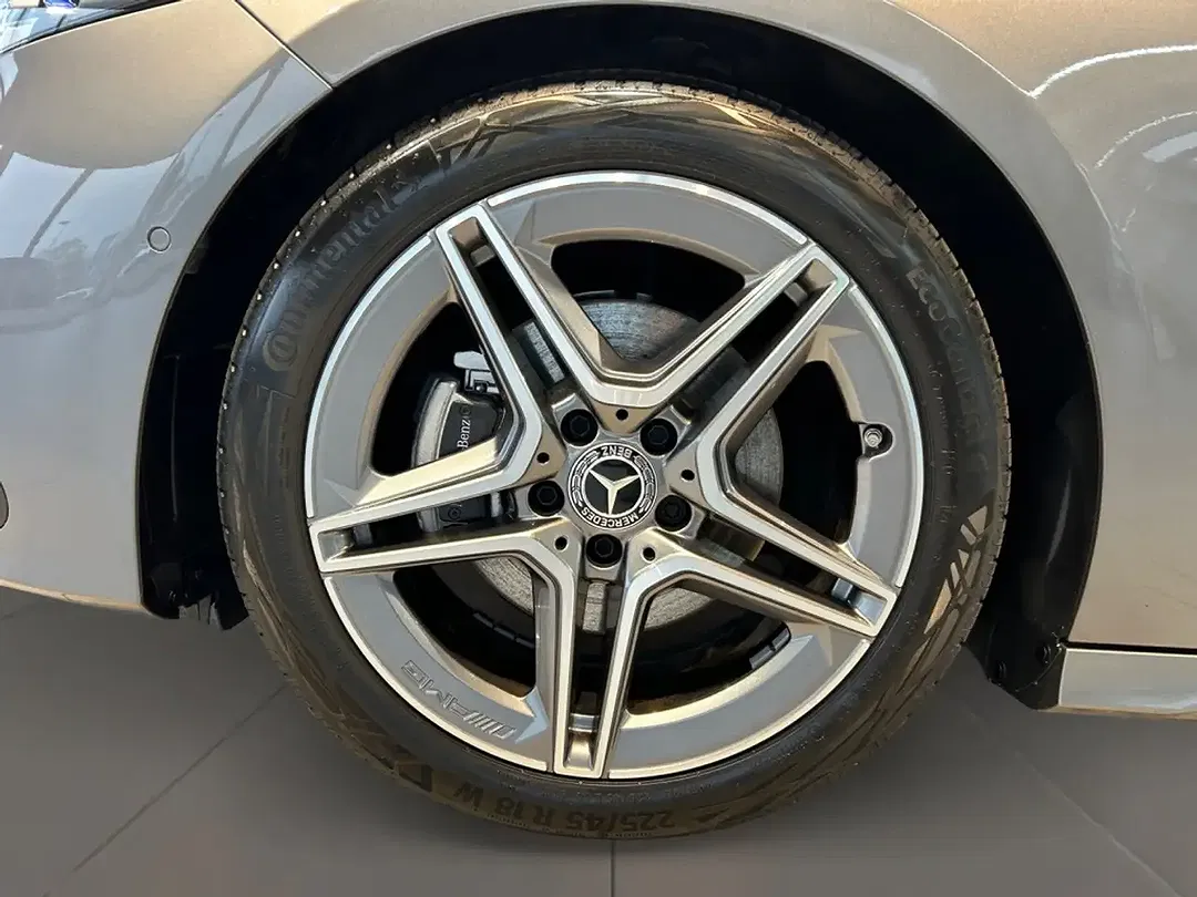 Mercedes-Benz A 200 - Thumbnail 8