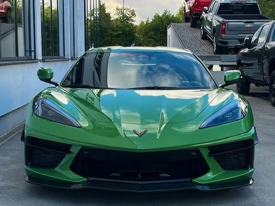 Corvette C8 - Thumbnail 2