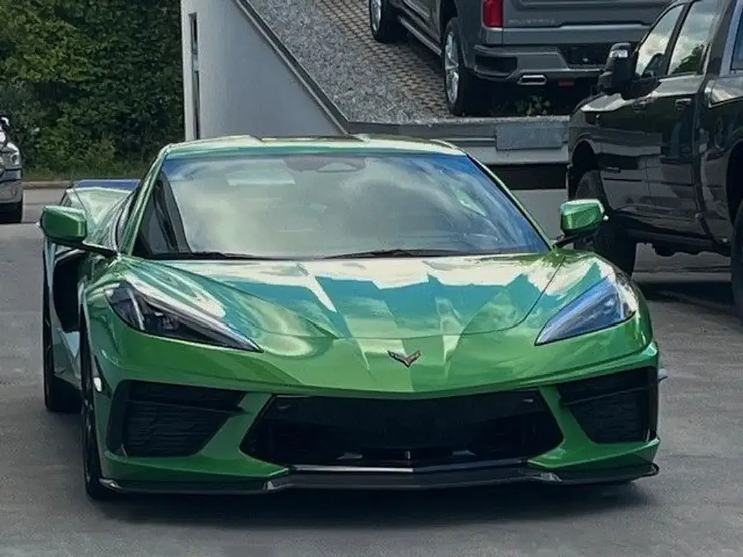 Corvette C8 - Thumbnail 4