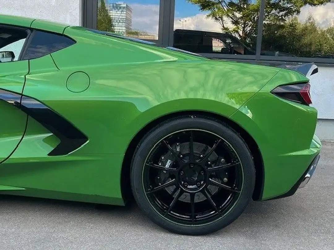 Corvette C8 - Thumbnail 6