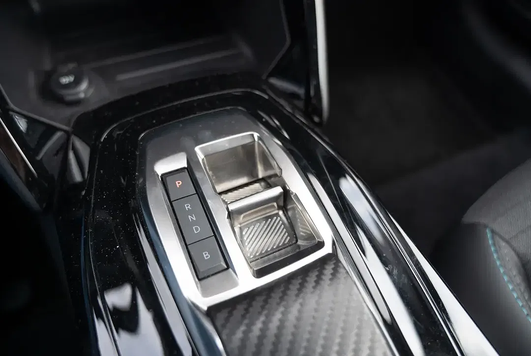 Peugeot 208 - Thumbnail 10