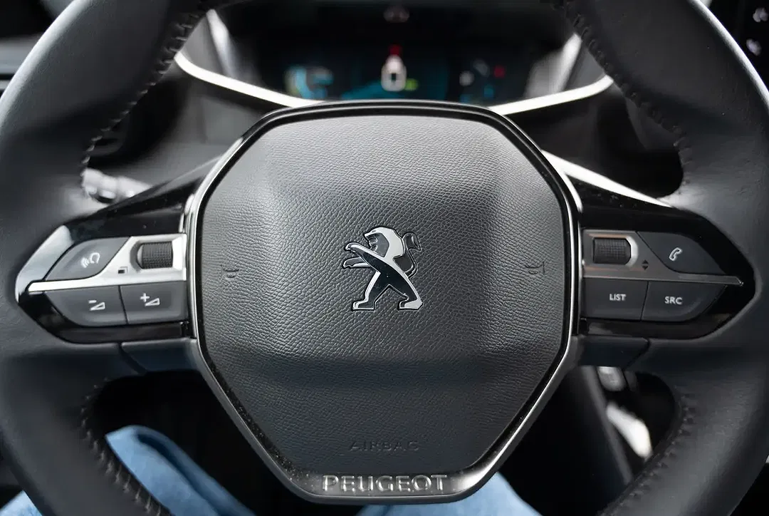 Peugeot 208 - Thumbnail 14