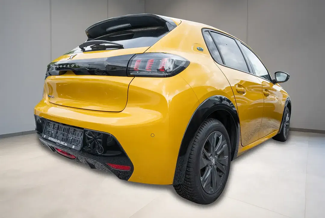 Peugeot 208 - Thumbnail 3