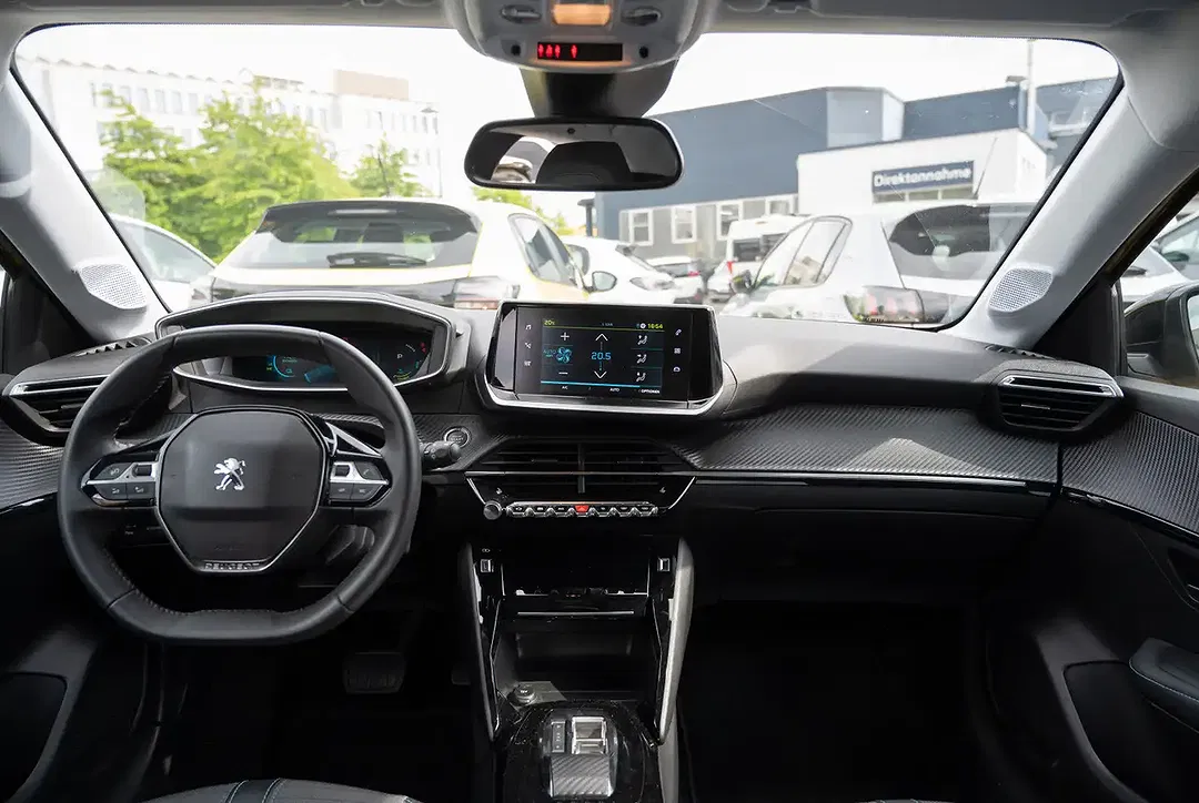 Peugeot 208 - Thumbnail 5