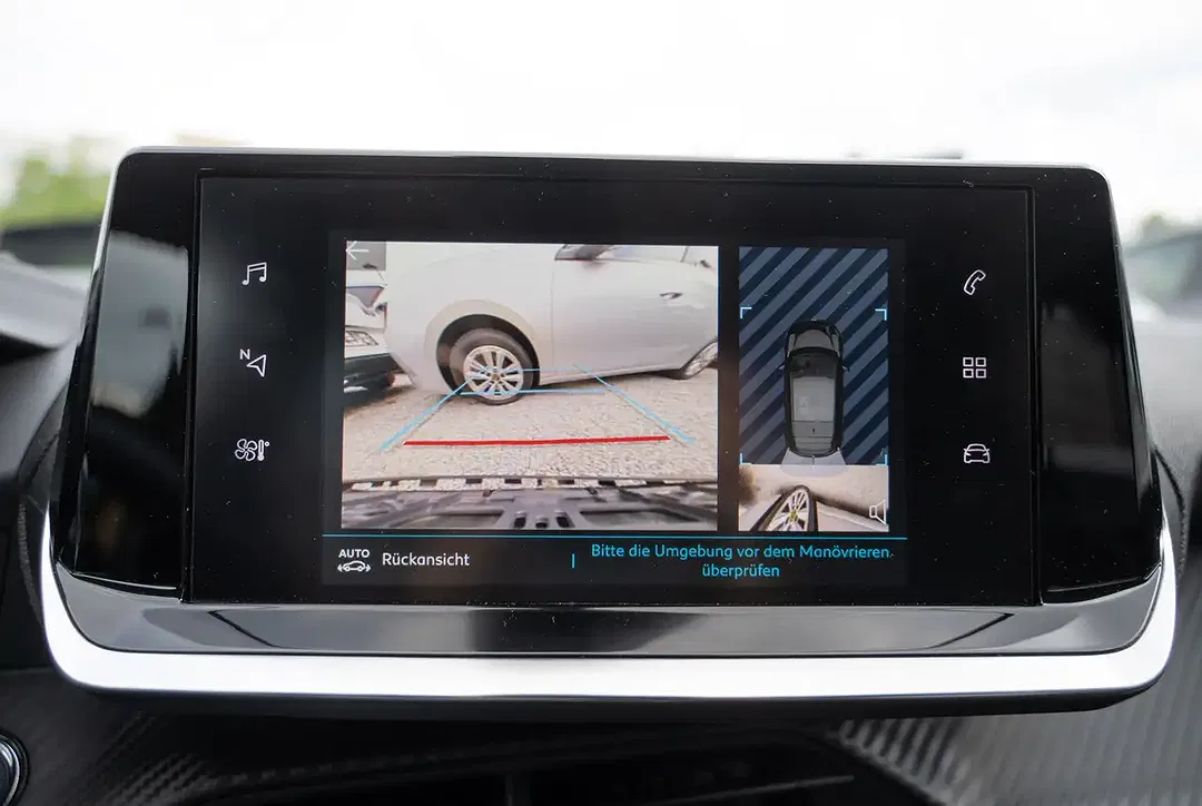 Peugeot 208 - Thumbnail 8
