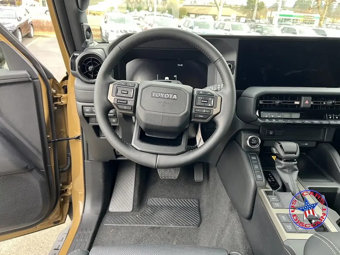 Toyota Land Cruiser - Thumbnail 9