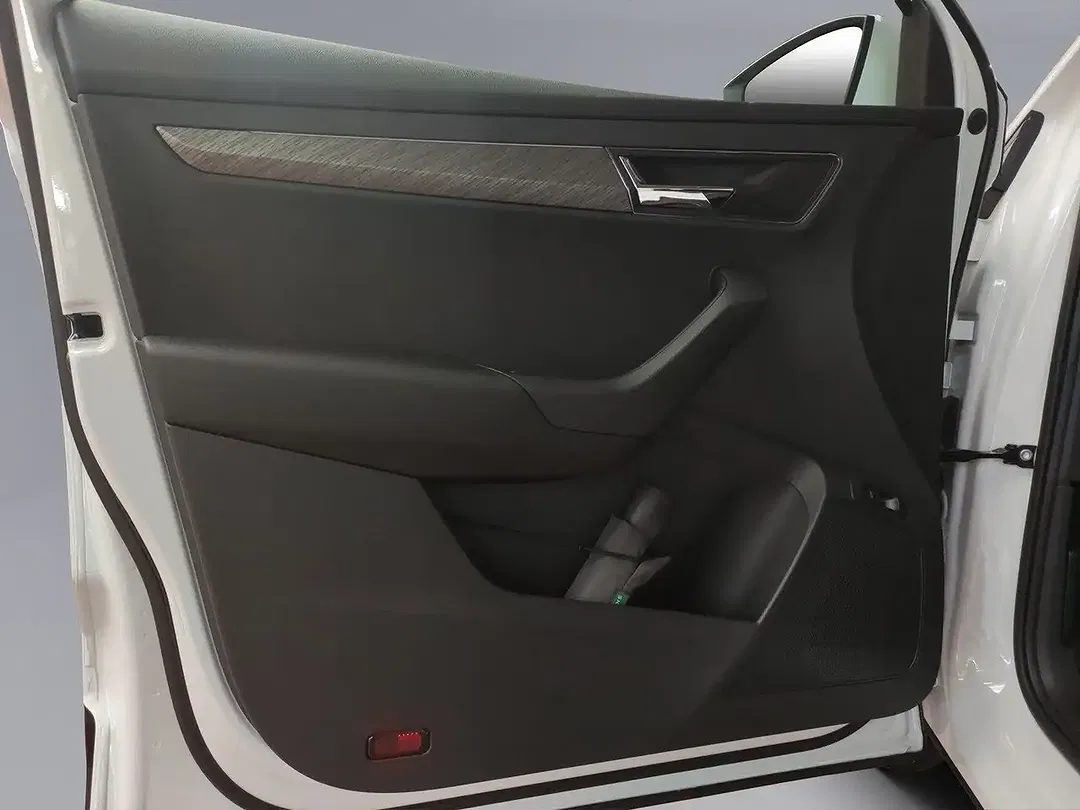 Skoda Karoq - Thumbnail 7