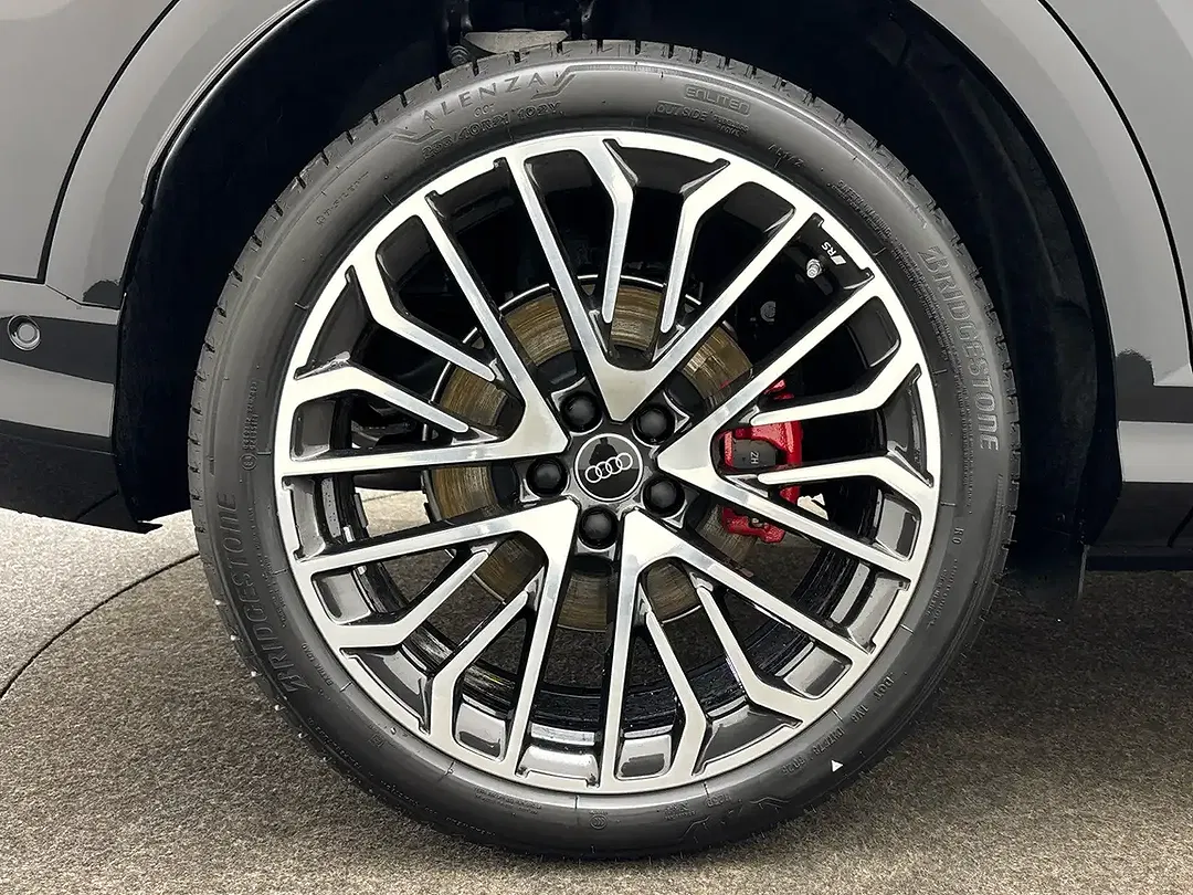 Audi SQ5 - Thumbnail 6