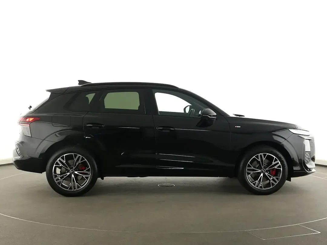 Audi Q3 - Thumbnail 8