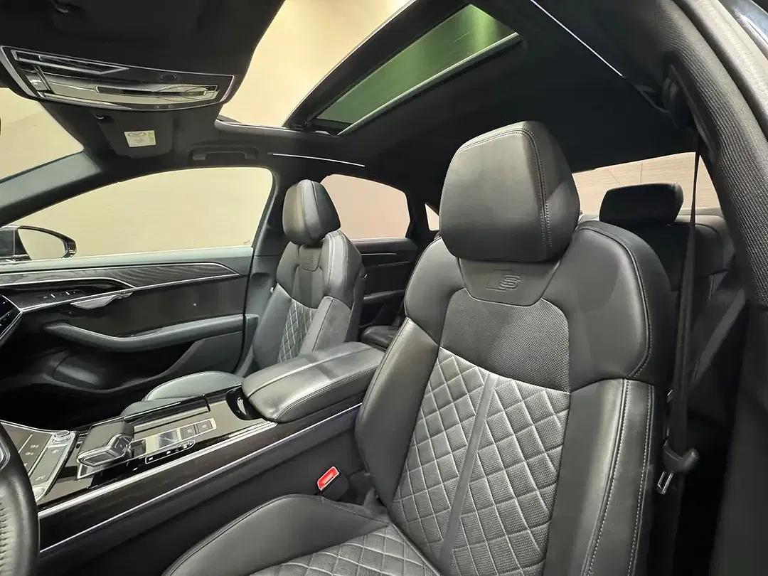 Audi A8 - Thumbnail 11