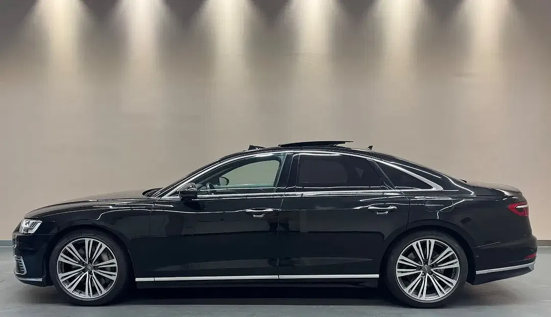 Audi A8 - Thumbnail 3
