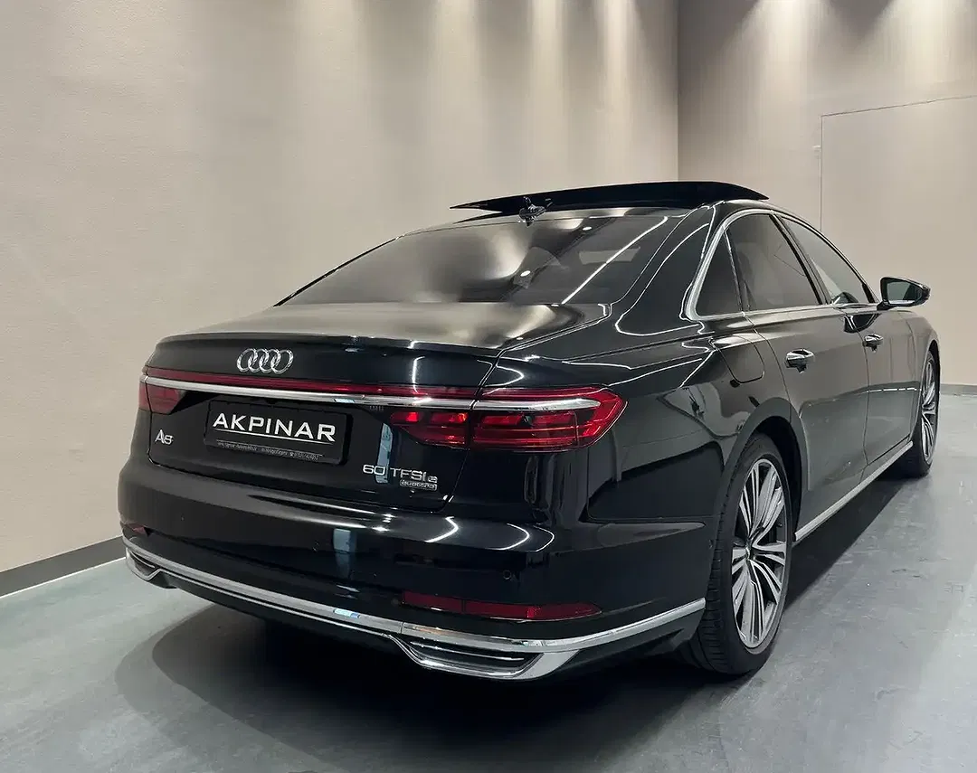 Audi A8 - Thumbnail 4