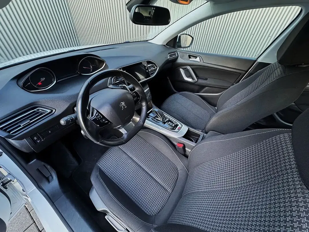 Peugeot 308 - Thumbnail 10