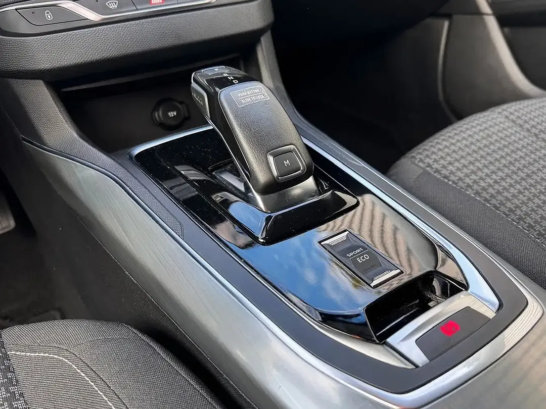 Peugeot 308 - Thumbnail 14