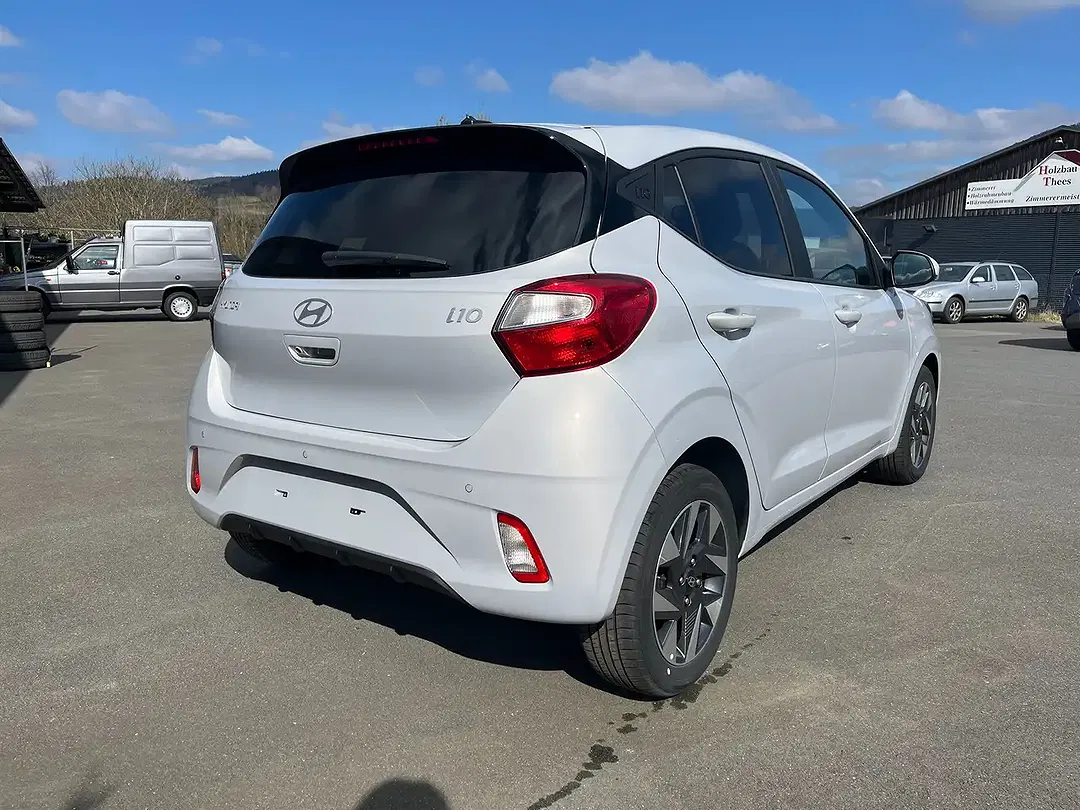 Hyundai i10 - Thumbnail 4