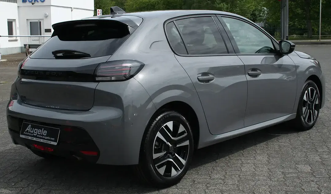 Peugeot 208 - Thumbnail 6