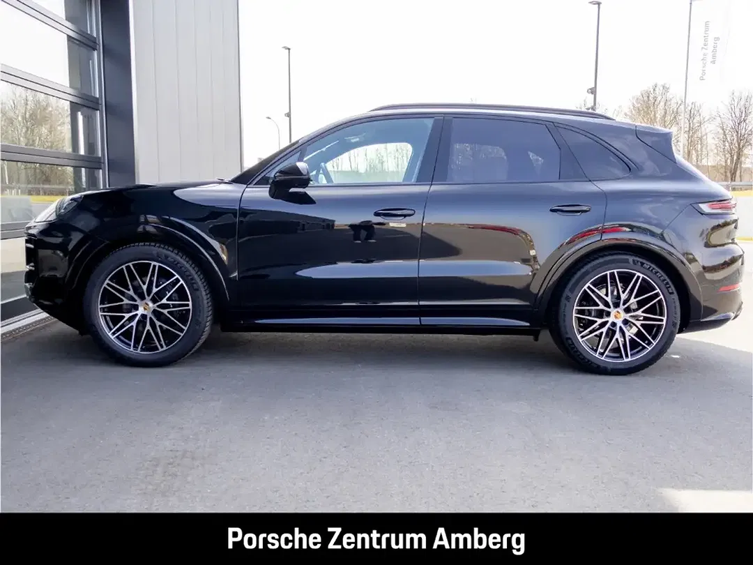 Porsche Cayenne - Thumbnail 2