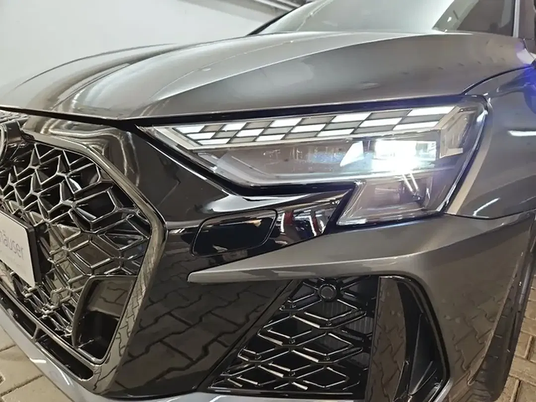 Audi RS3 - Thumbnail 3