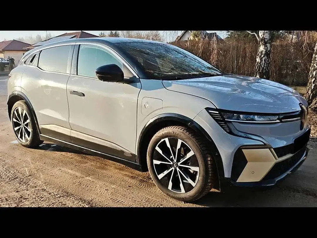 Renault Megane E-Tech - Thumbnail 1