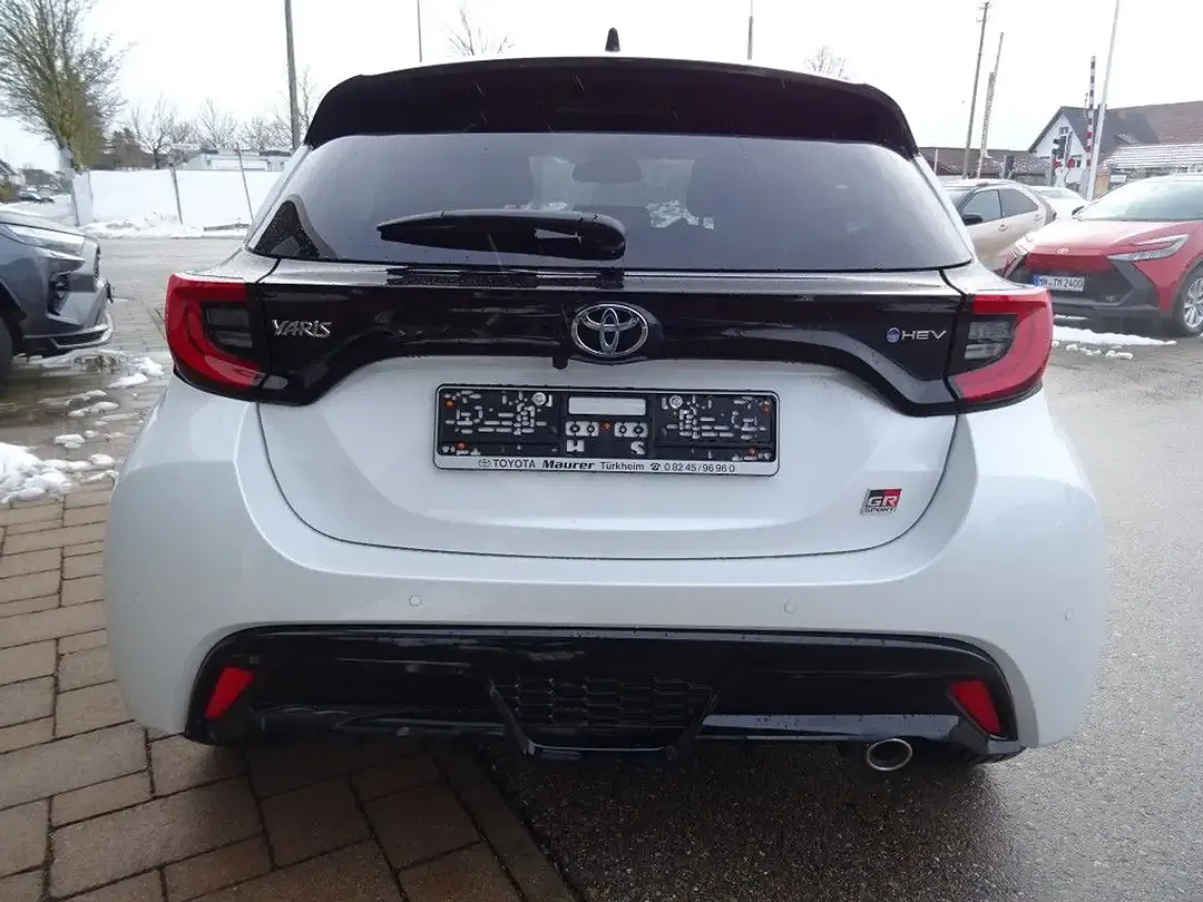 Toyota Yaris - Thumbnail 6