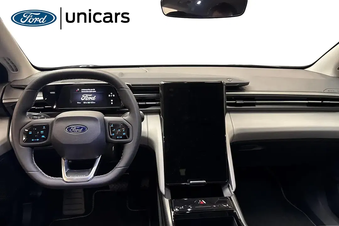 Ford Explorer - Thumbnail 11