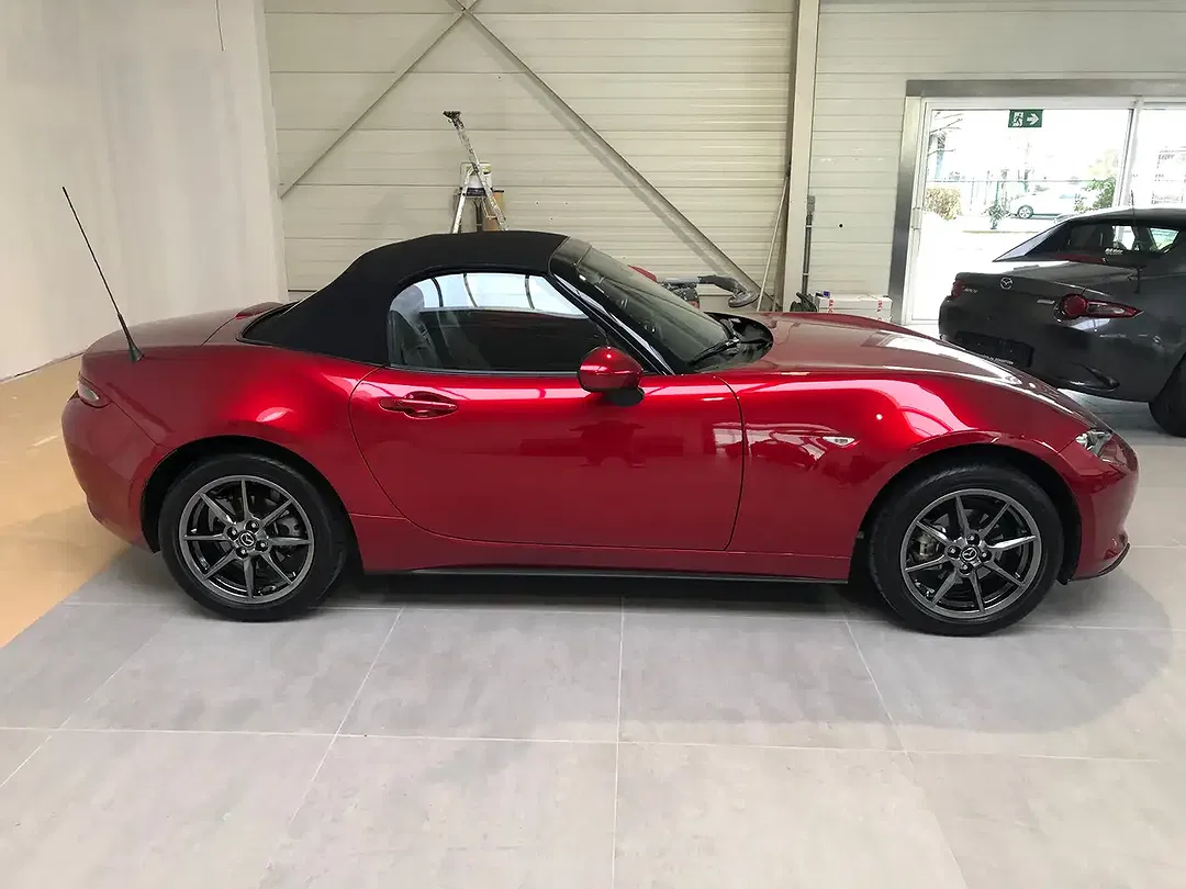 Mazda MX-5 - Thumbnail 4