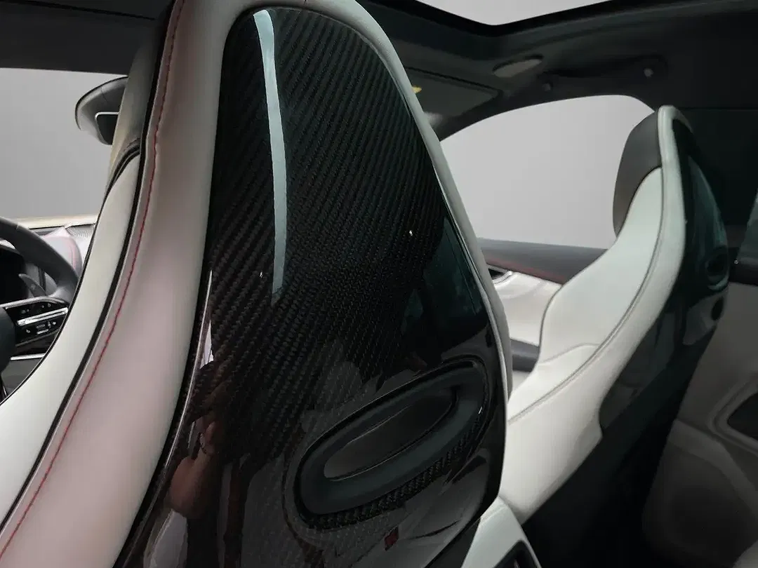 Aston Martin DBX - Thumbnail 13