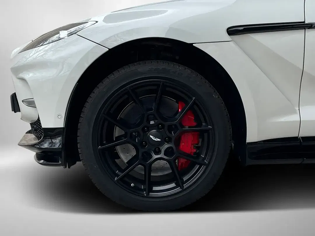 Aston Martin DBX - Thumbnail 4
