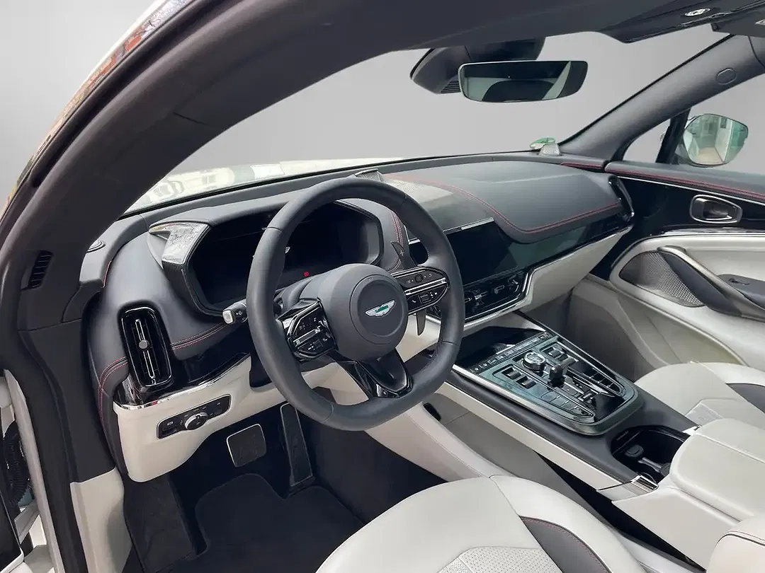 Aston Martin DBX - Thumbnail 7