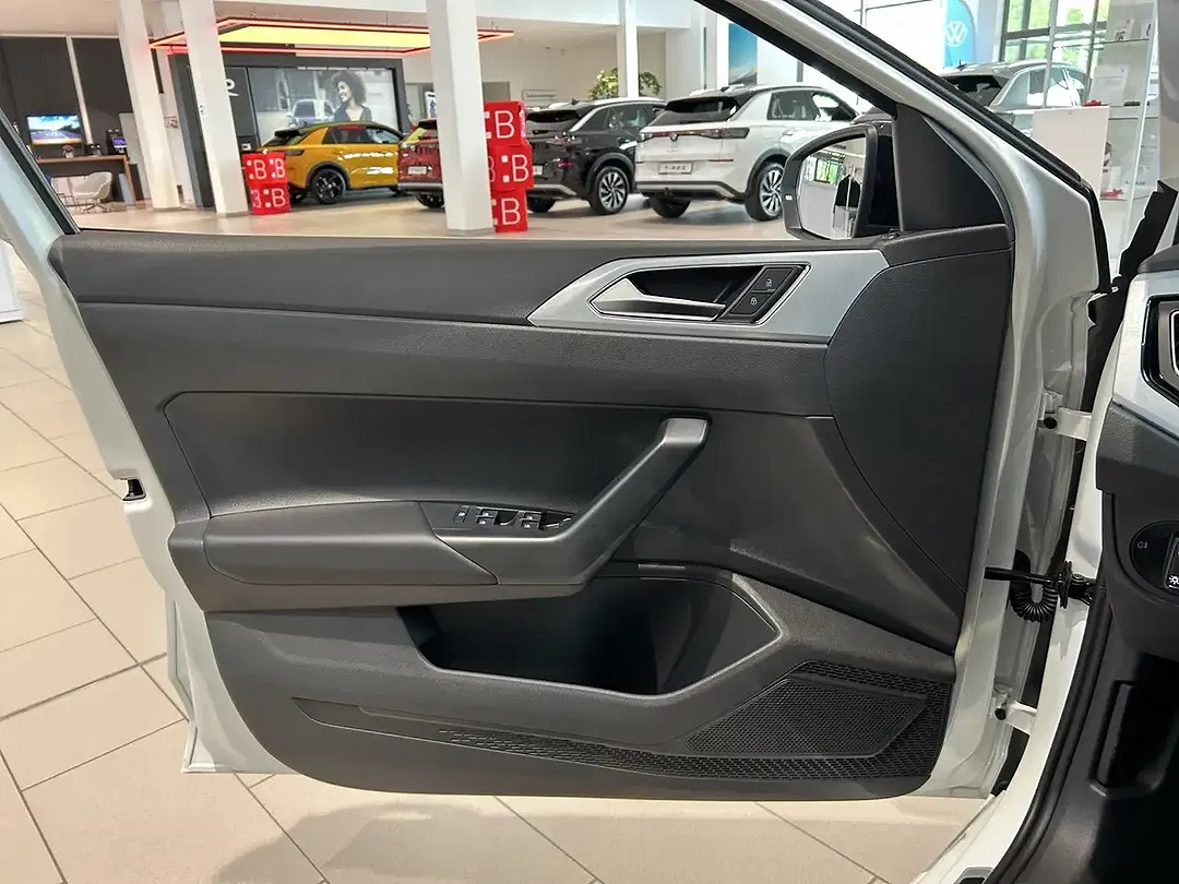 Volkswagen Polo - Thumbnail 15