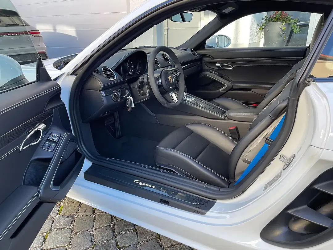 Porsche Cayman - Thumbnail 9