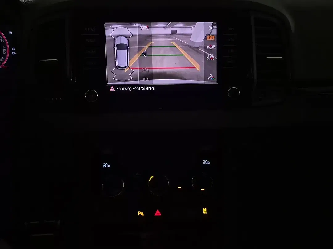 Skoda Karoq - Thumbnail 12