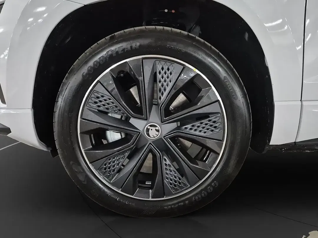 Skoda Karoq - Thumbnail 7
