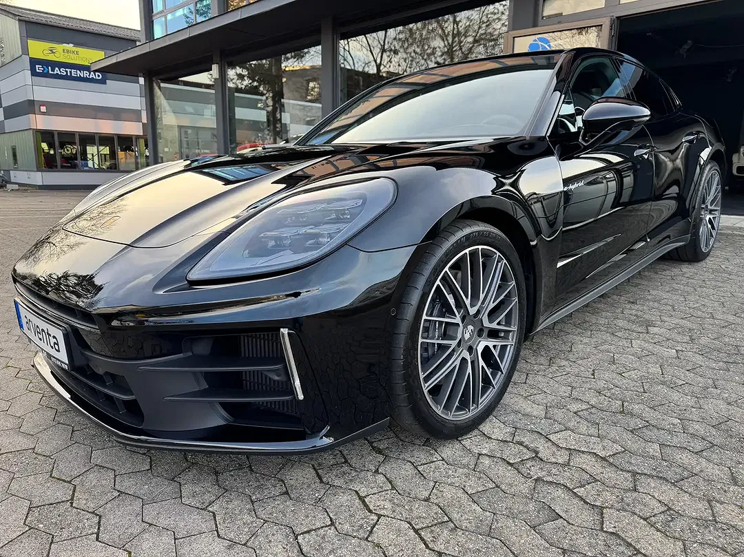 Porsche Panamera - Thumbnail 1